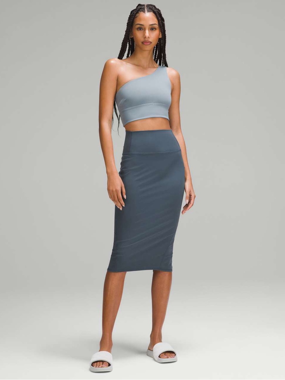 Lululemon Nulu Slim-Fit High-Rise Skirt
Iron Blue Size 6